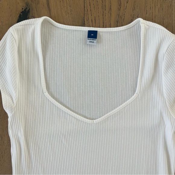 Old Navy Sweetheart Square Neck Shirt women size medium White Ribbed - Picture 4 of 6